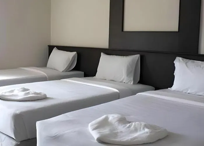 Grand Pinnacle Hotel 3*