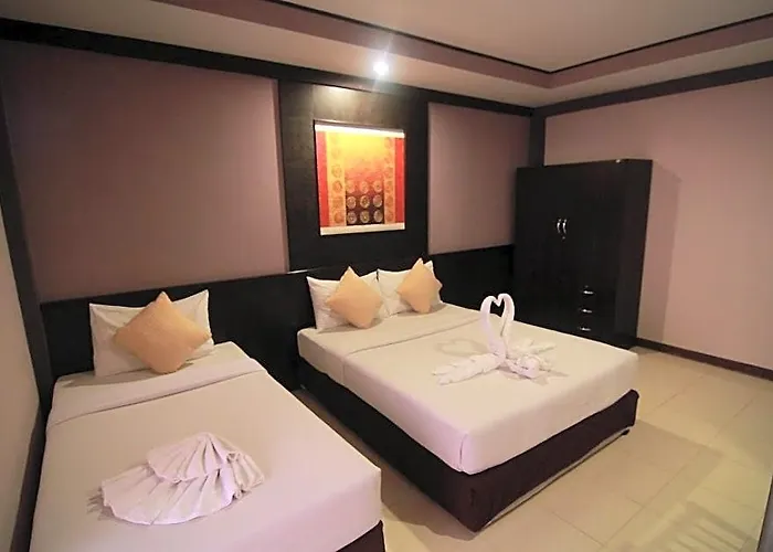 Grand Pinnacle Hotel 3*