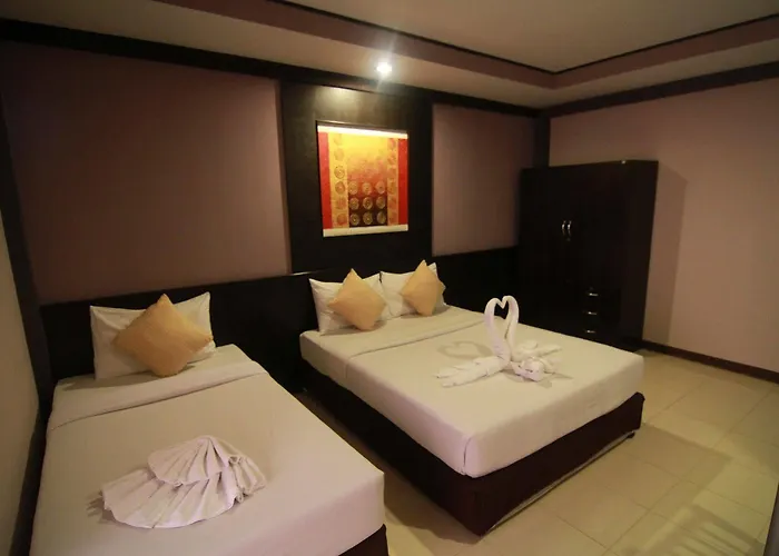 Grand Pinnacle Hotel 3*